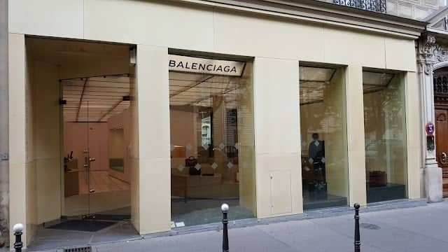 Boutique Balenciaga - Top 15 marques de luxe françaises